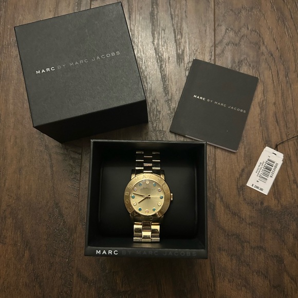 Marc by Marc Jacobs Amy Dexter Gold-tone Ladies Watch, model MBM3215. - Picture 1 of 7
